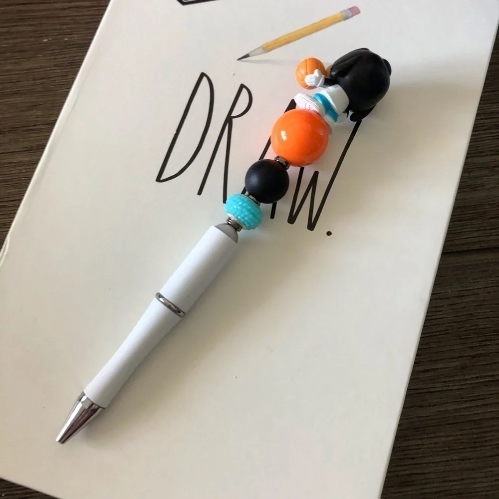 Disney Doorables: Mickey & Friends: Goofy with basketball handmade beaded pen